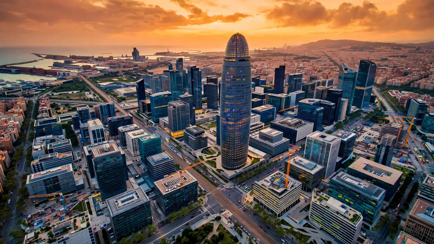 Distrito financiero moderno de Barcelona al atardecer
